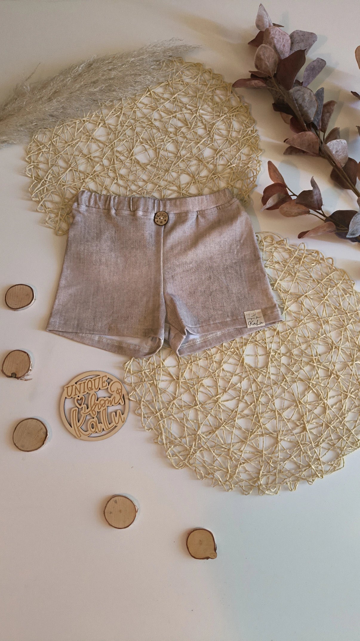 Kurze Shorts mit Knopf gr. 110/116