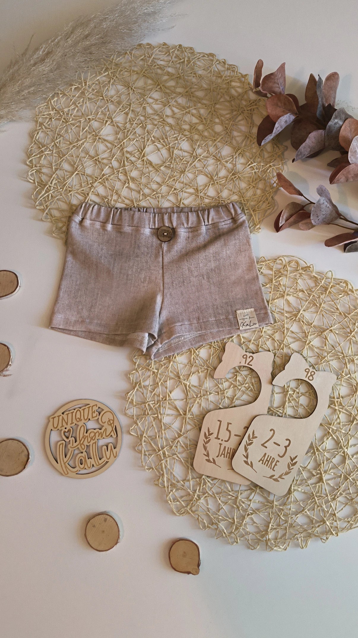 Kurze Shorts mit Knopf gr 92/98