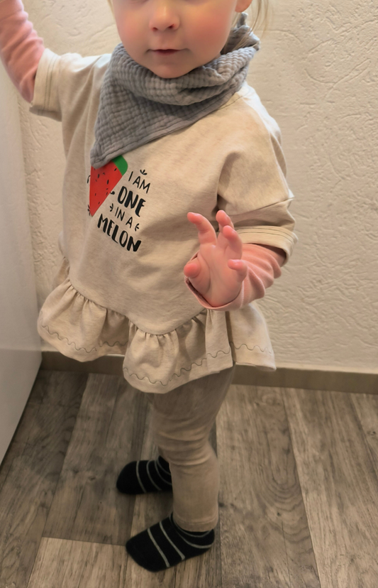 Sommershirt mit kurzem Volant ab Gr. 80