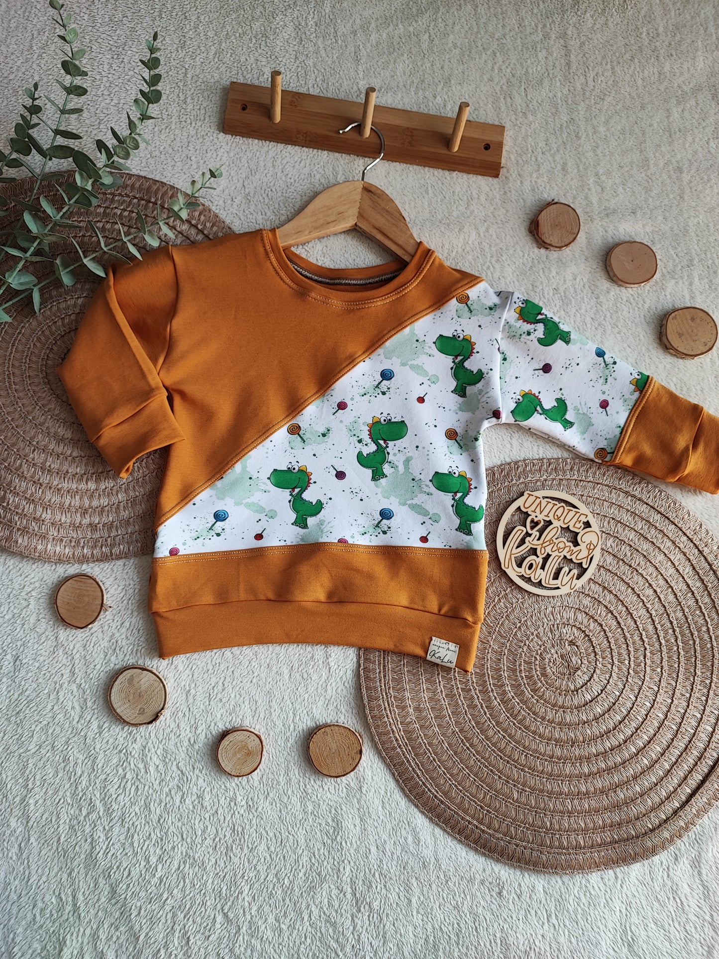 Sweater mit Teilung aus Motiv und Uni Stoff ab Gr. 56