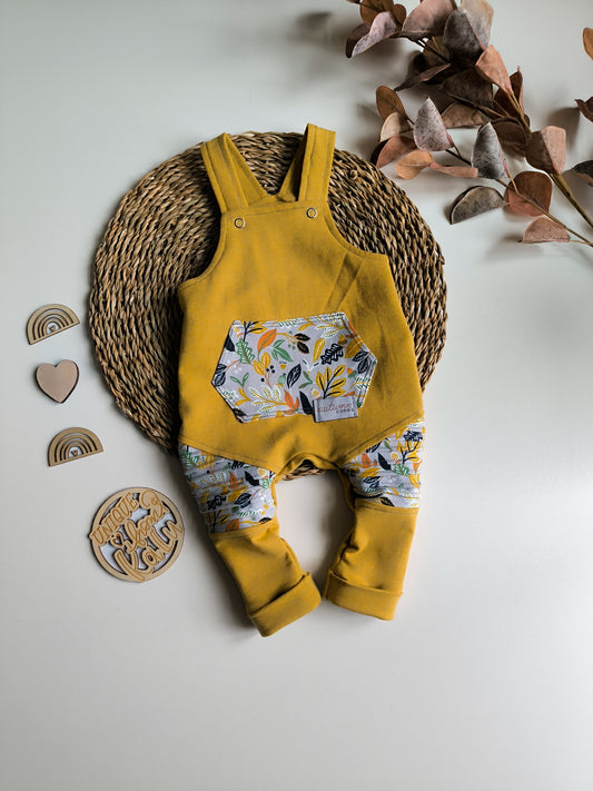 Latzhose mit Biesen und Bauchtasche ab Gr. 56