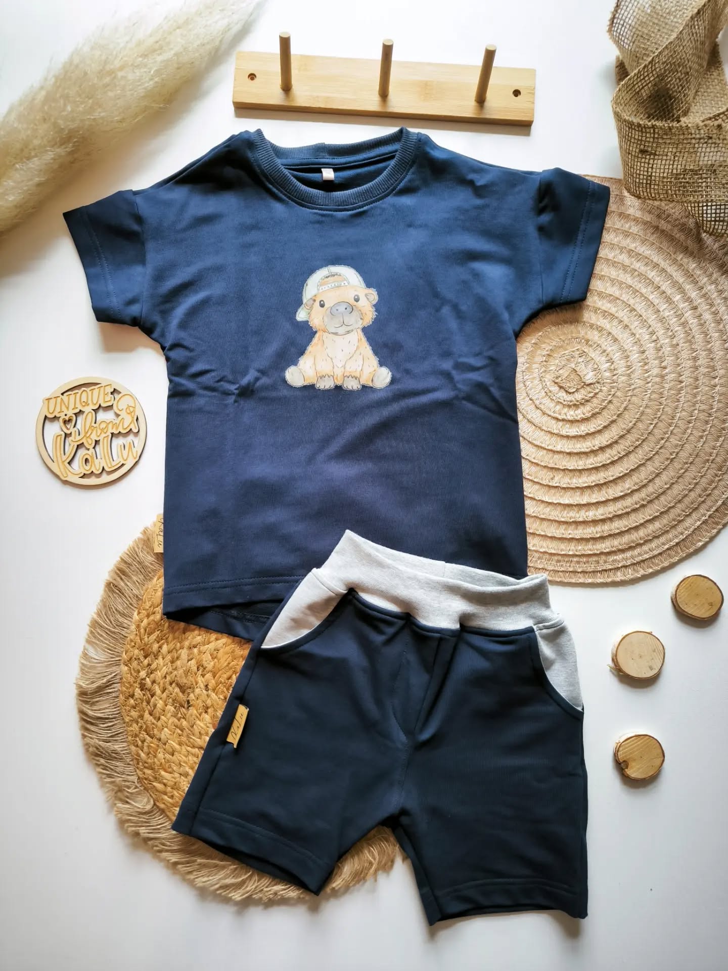 T-Shirt mit Shorts