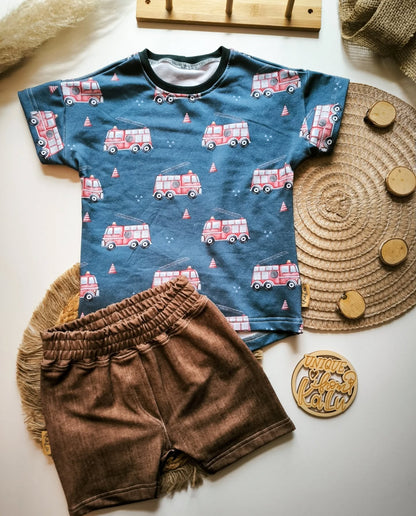 T-Shirt mit Shorts