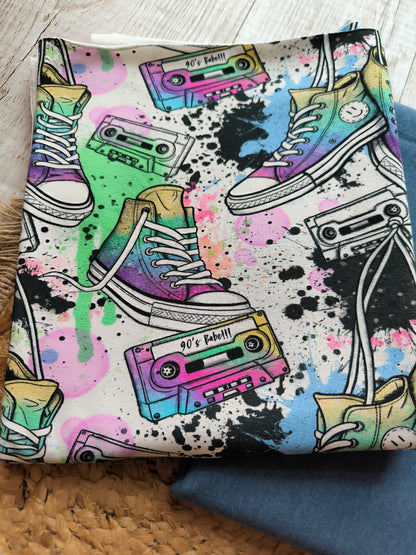 90er Sneaker und Blauer French Terry