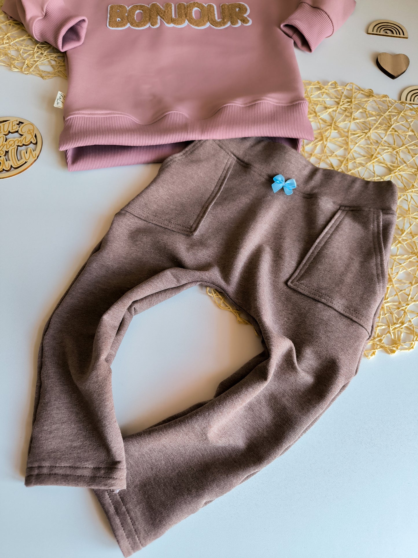 Set Hose und Sweater mit Chenille Patches ab Gr. 56 bis 140