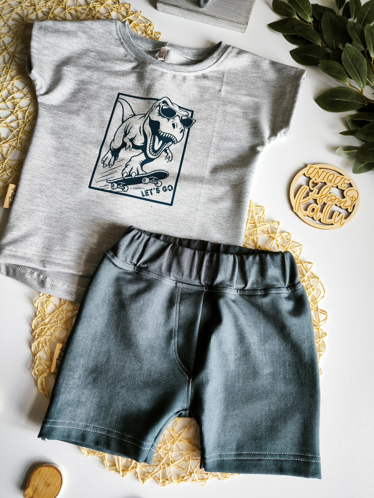 Dino Shirt mit Shorts gr. 56-140