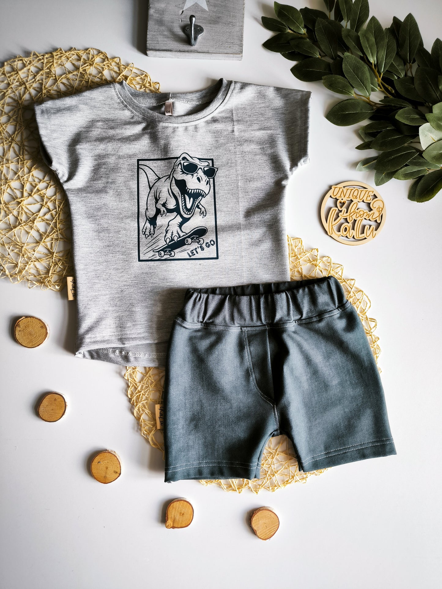 Dino Shirt mit Shorts gr. 56-140