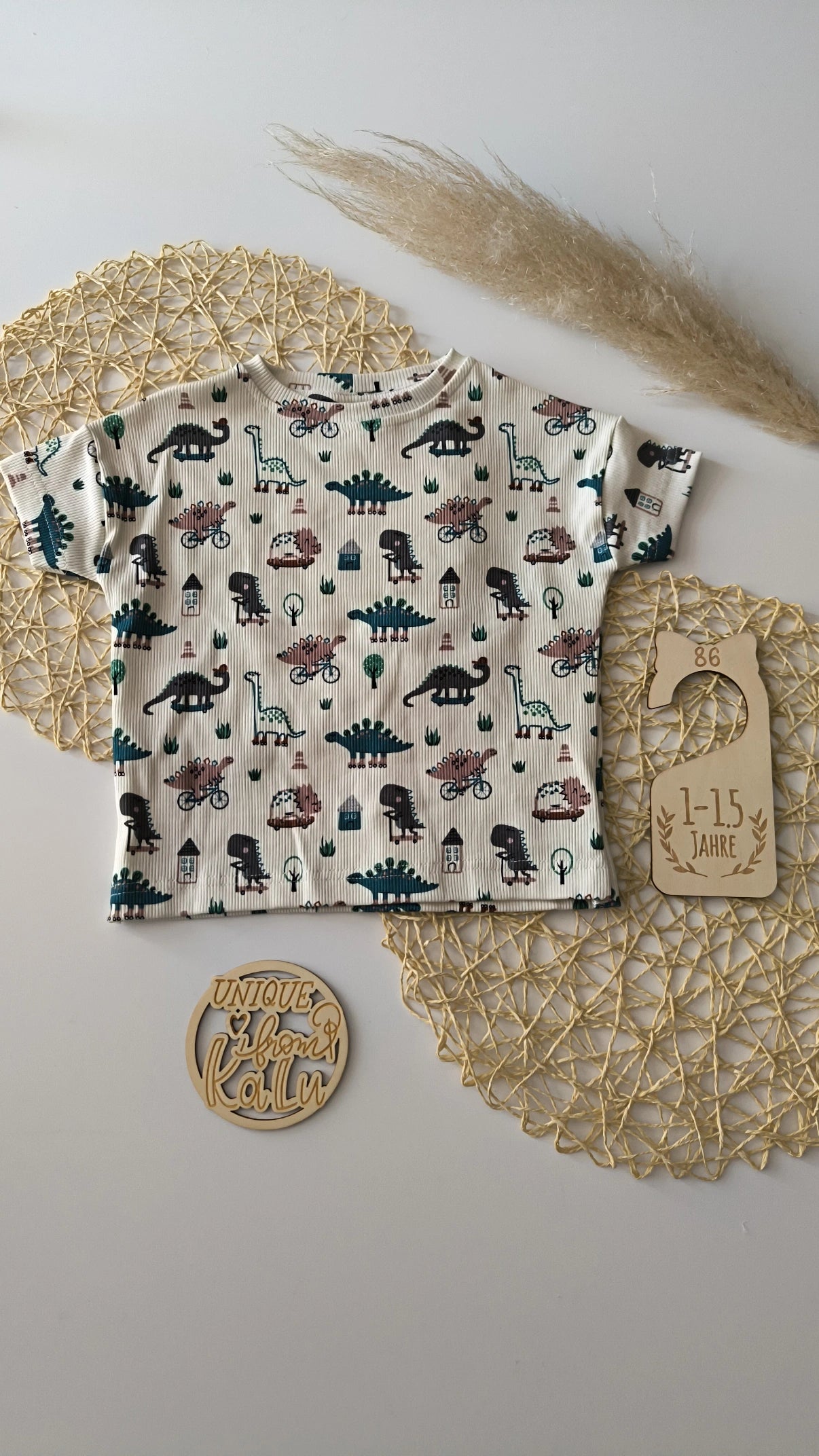 T-Shirt mit Dinos gr 86